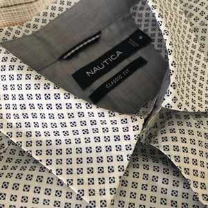 NEW Nautica Men Button Down Shirt